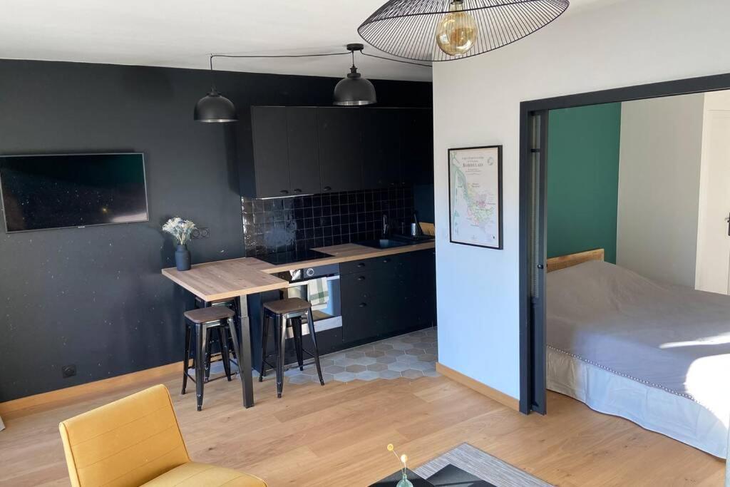 Le Clos Du Mesnil, Logement Totalement Independant Le Tourne Exteriér fotografie