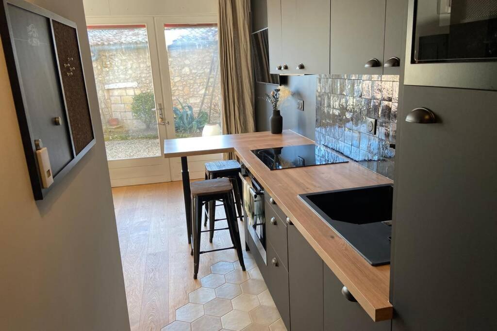 Le Clos Du Mesnil, Logement Totalement Independant Le Tourne Exteriér fotografie