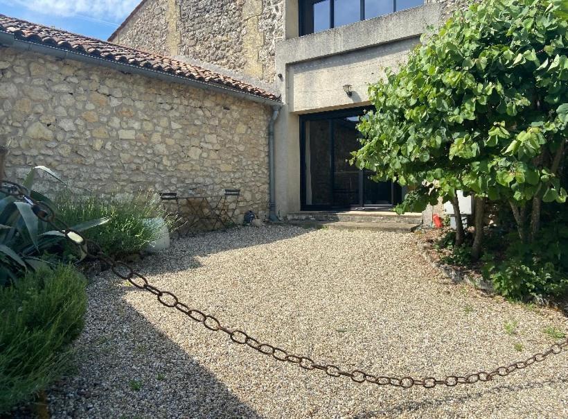 Le Clos Du Mesnil, Logement Totalement Independant Le Tourne Exteriér fotografie