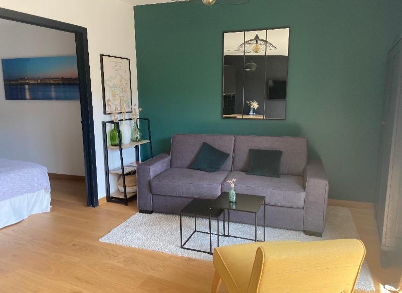 Le Clos Du Mesnil, Logement Totalement Independant Le Tourne Exteriér fotografie